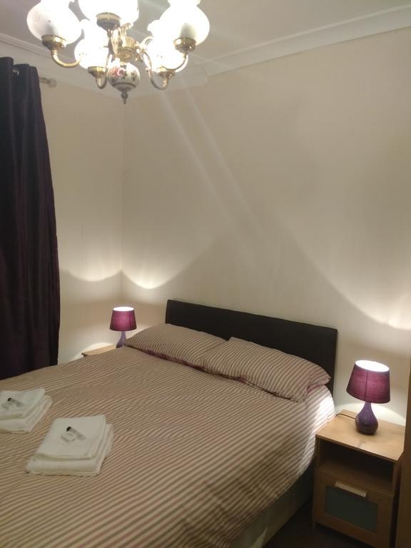Acton Lodge Guest House 런던 객실 사진