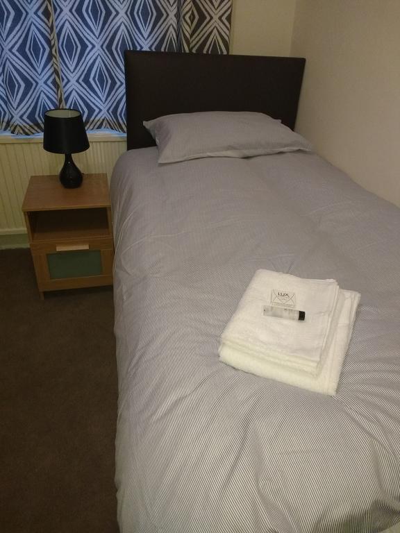 Acton Lodge Guest House 런던 객실 사진