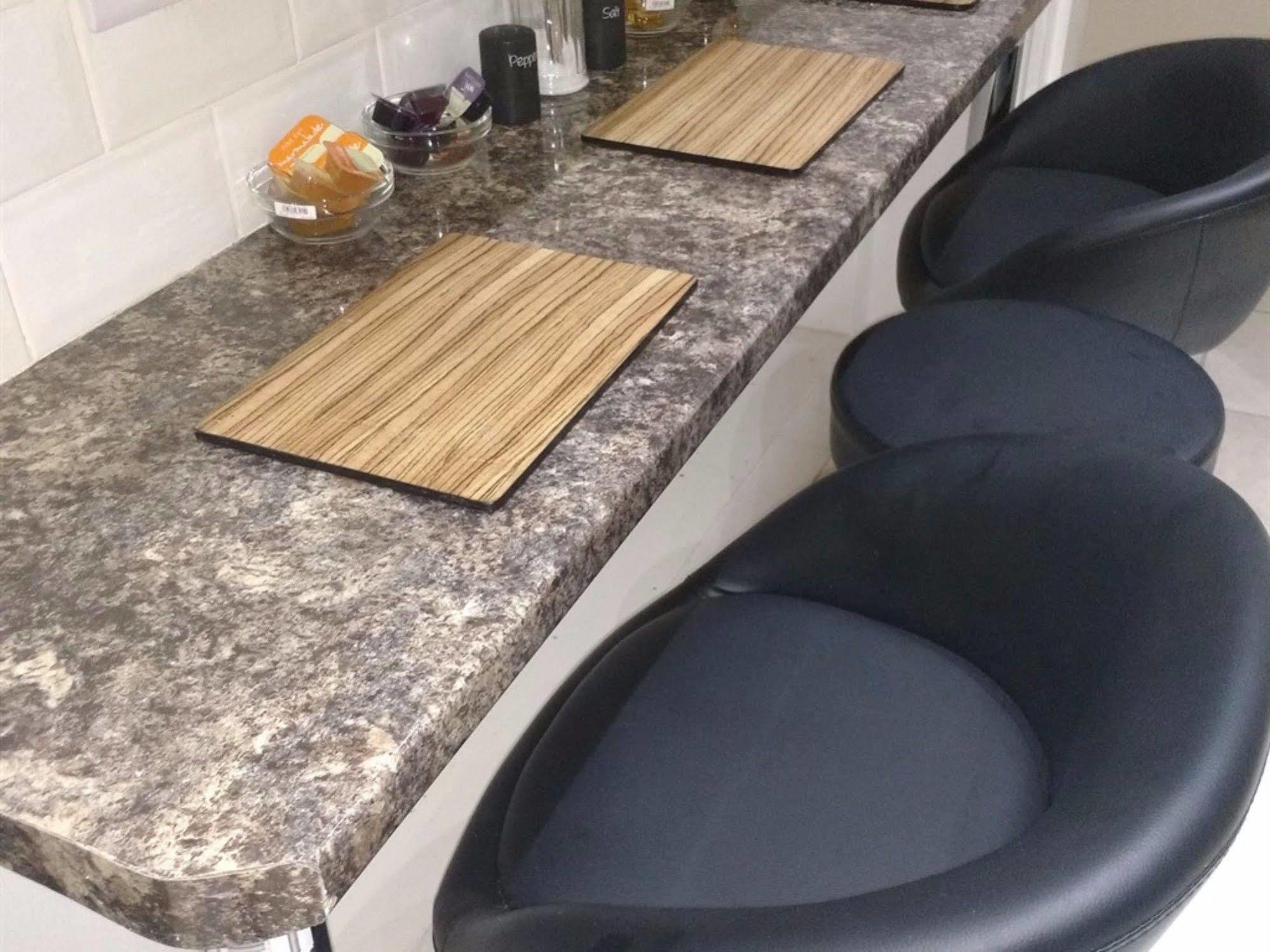 Acton Lodge Guest House 런던 외부 사진