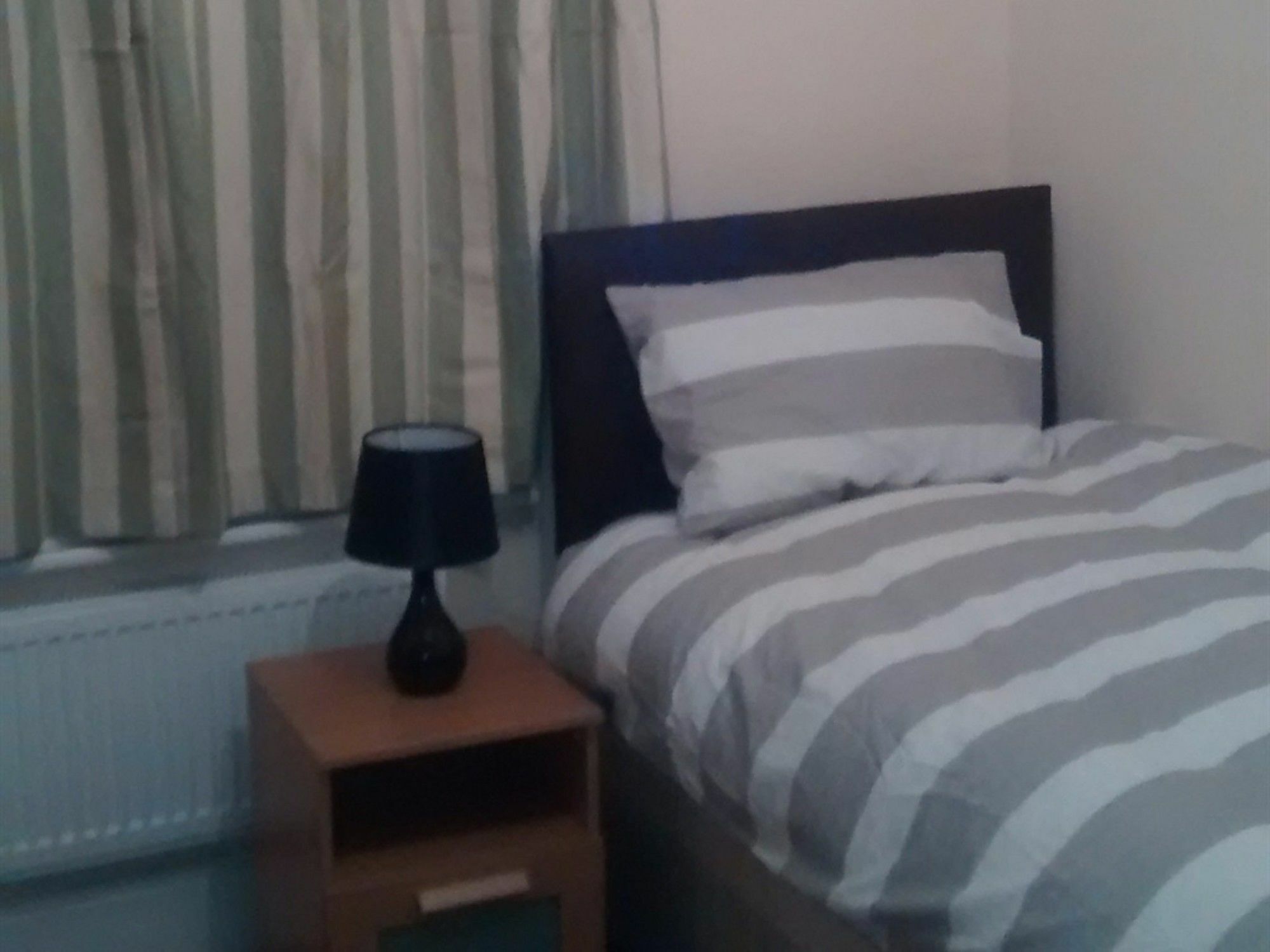 Acton Lodge Guest House 런던 외부 사진